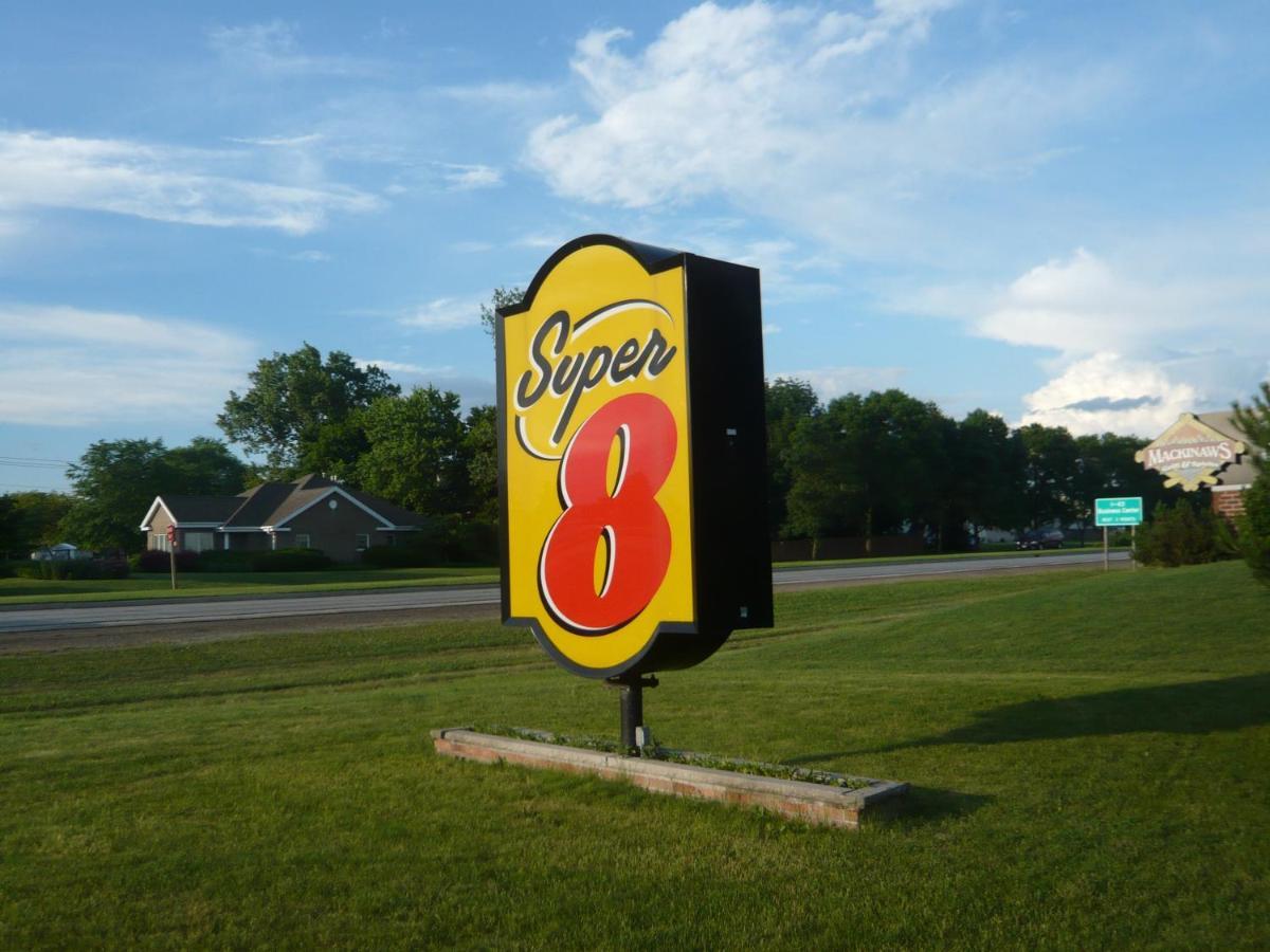 Super 8 By Wyndham Green Bay I-43 Bus. Park Exterior photo